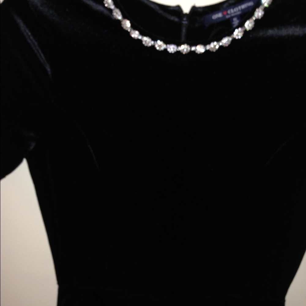 Velvet black pretty dress - Picture 2 of 2